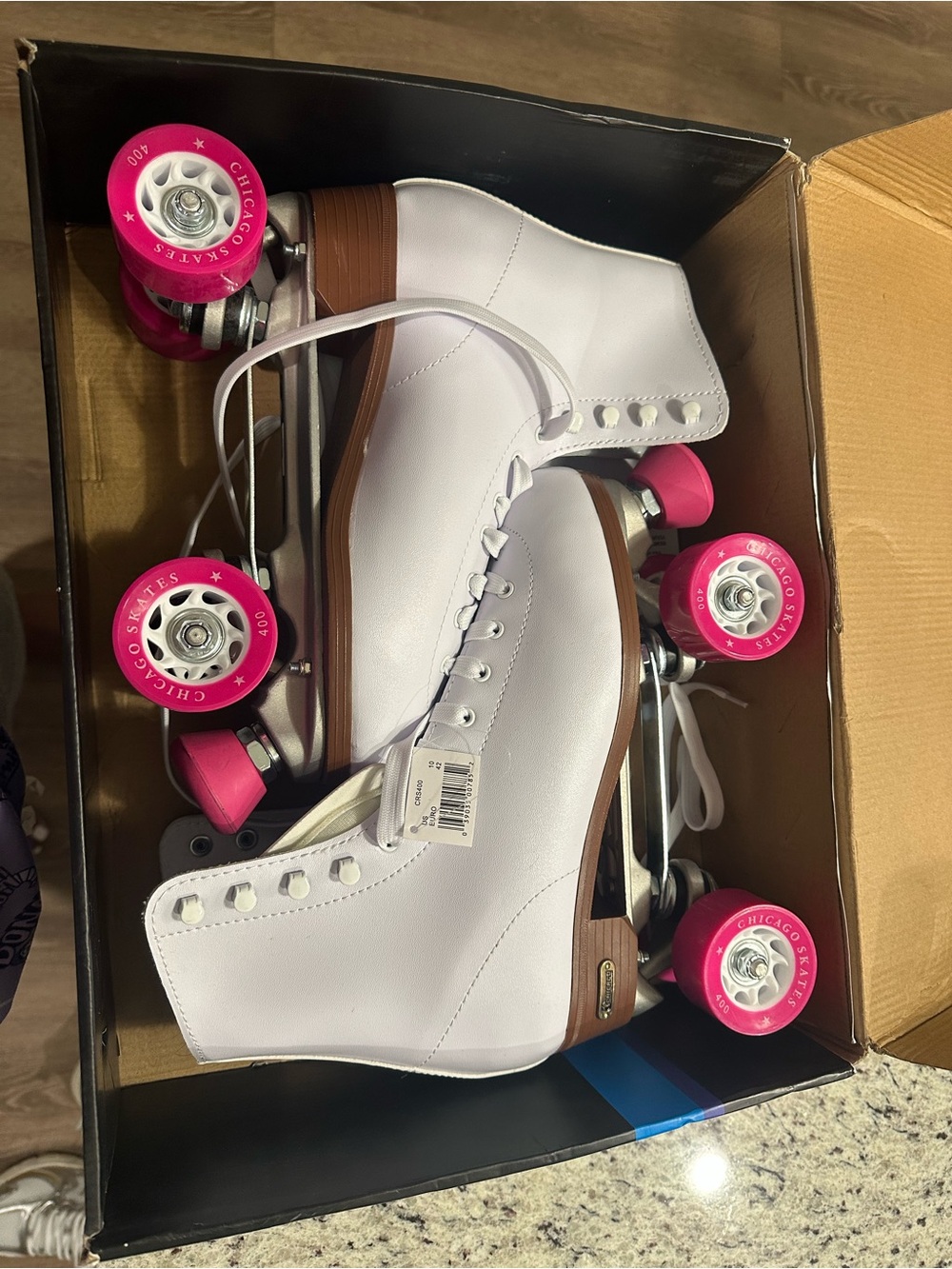 Classic White Women's Quad Roller Skates with Pink Wheels